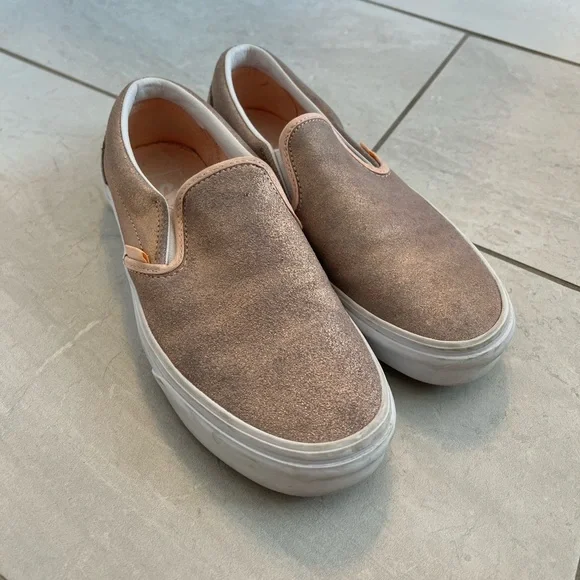 Rose gold vans slip on best sale